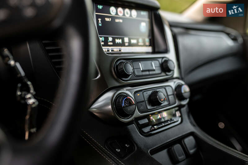 Позашляховик / Кросовер Chevrolet Suburban 2018 в Києві