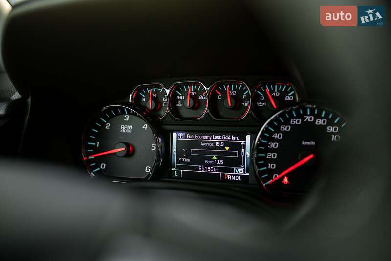 Позашляховик / Кросовер Chevrolet Suburban 2018 в Києві