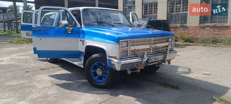 Позашляховик / Кросовер Chevrolet Suburban 1985 в Львові