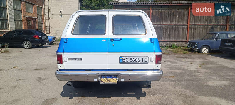 Позашляховик / Кросовер Chevrolet Suburban 1985 в Львові