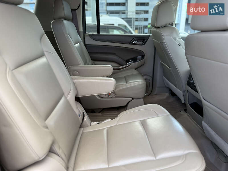 Внедорожник / Кроссовер Chevrolet Suburban 2017 в Киеве фото 17 Внедорожник / Кроссовер Chevrolet Suburban 2017 в Киеве
