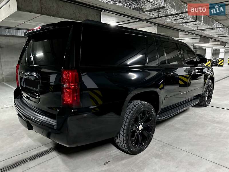 Внедорожник / Кроссовер Chevrolet Suburban 2014 в Днепре