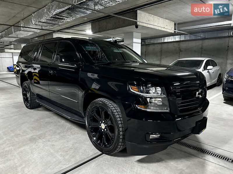 Внедорожник / Кроссовер Chevrolet Suburban 2014 в Днепре