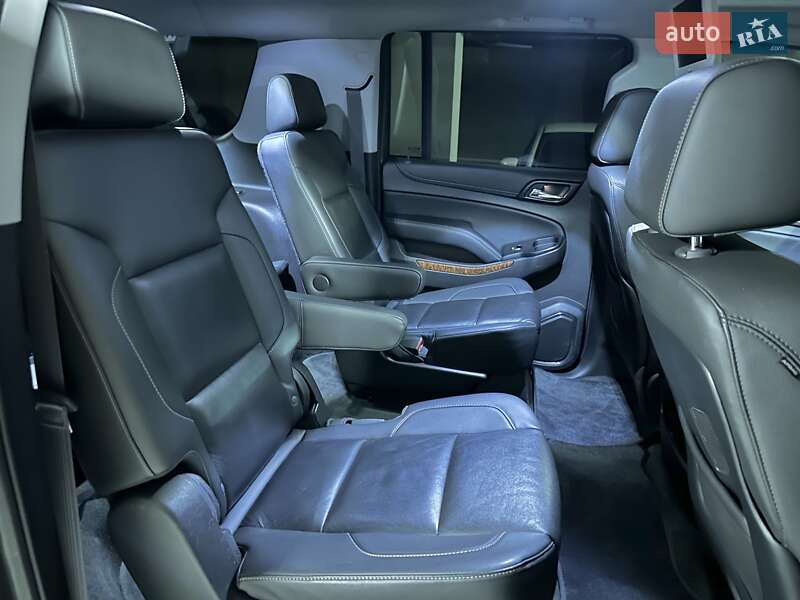 Внедорожник / Кроссовер Chevrolet Suburban 2014 в Днепре