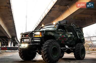 Внедорожник / Кроссовер Chevrolet Suburban 1994 в 