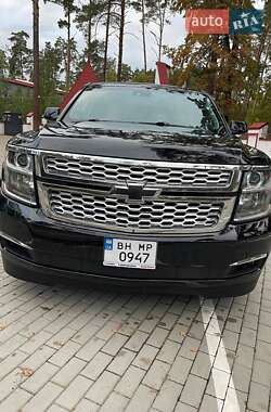 Внедорожник / Кроссовер Chevrolet Suburban 2015 в Буче