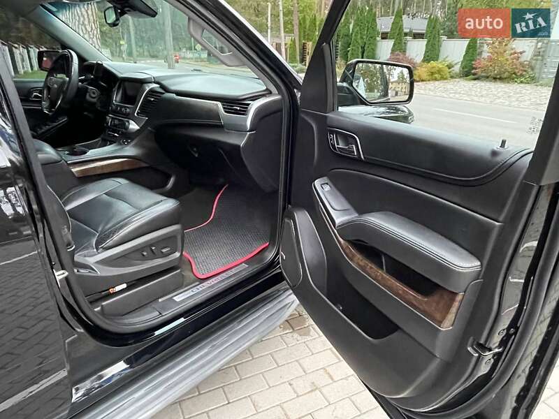 Внедорожник / Кроссовер Chevrolet Suburban 2015 в Буче