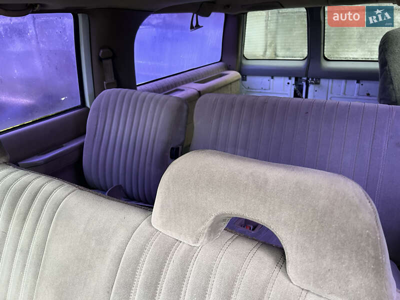 Внедорожник / Кроссовер Chevrolet Suburban 1992 в Козельце фото 12 Внедорожник / Кроссовер Chevrolet Suburban 1992 в Козельце
