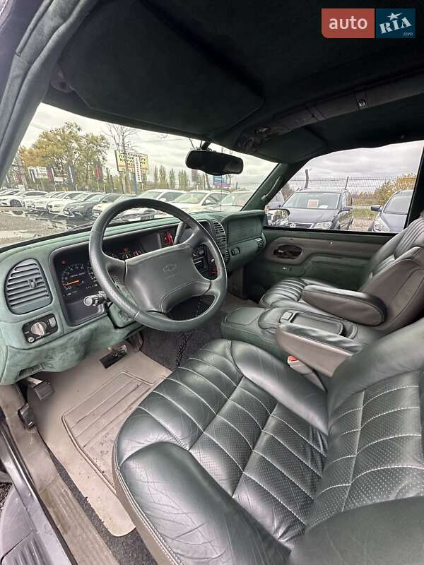 Внедорожник / Кроссовер Chevrolet Suburban 1997 в Белогородке