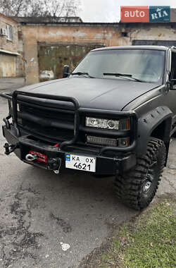 Внедорожник / Кроссовер Chevrolet Suburban 1995 в Днепре