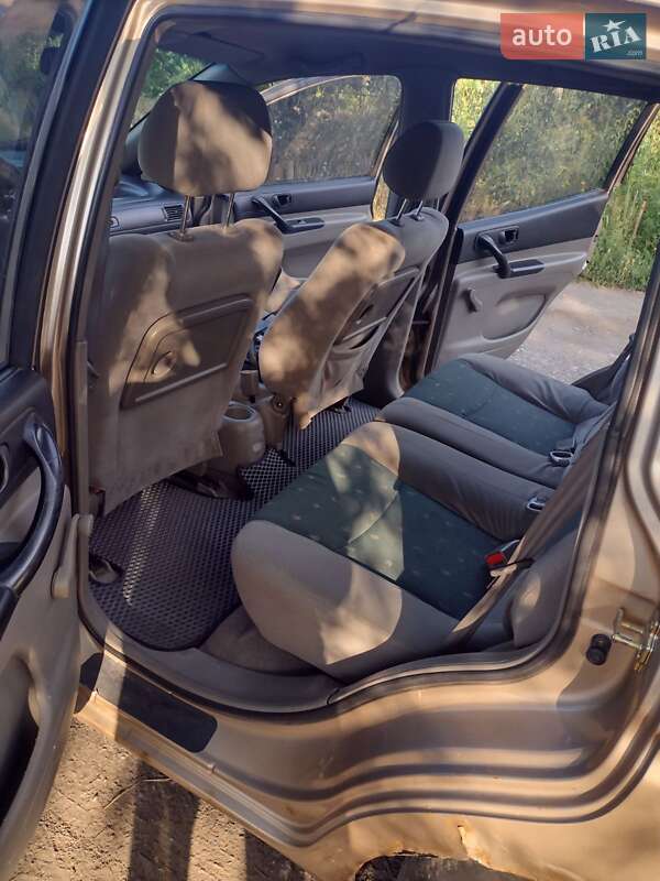 Универсал Chevrolet Tacuma 2005 в Днепре