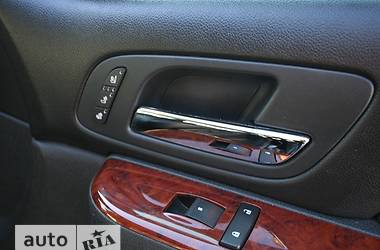 Внедорожник / Кроссовер Chevrolet Tahoe 2011 в 