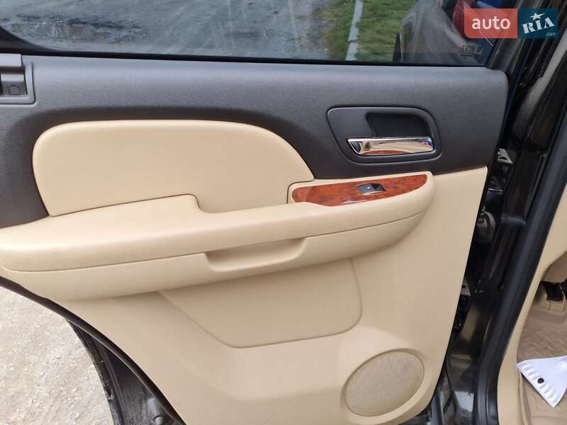 Внедорожник / Кроссовер Chevrolet Tahoe 2006 в Киеве