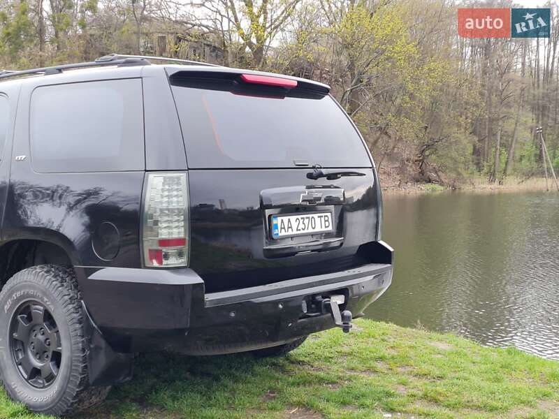 Внедорожник / Кроссовер Chevrolet Tahoe 2006 в Киеве