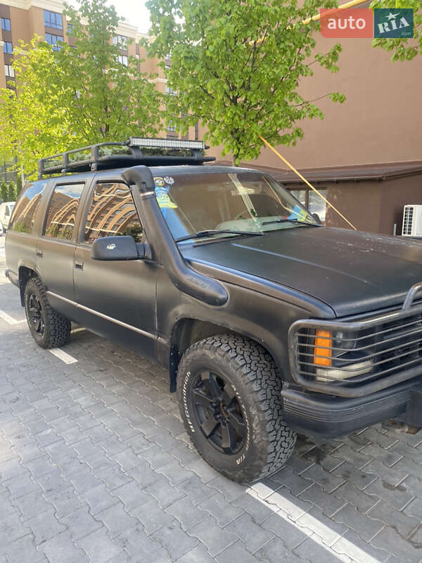 Позашляховик / Кросовер Chevrolet Tahoe 1996 в Києві