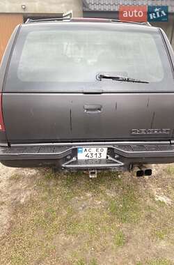 Внедорожник / Кроссовер Chevrolet Tahoe 1996 в 
