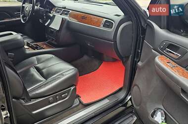 Внедорожник / Кроссовер Chevrolet Tahoe 2008 в 