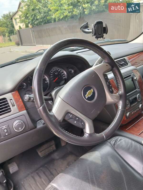 Внедорожник / Кроссовер Chevrolet Tahoe 2011 в Киеве