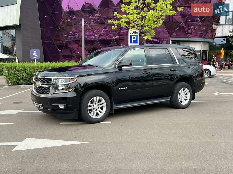 Позашляховик / Кросовер Chevrolet Tahoe 2015 в Києві