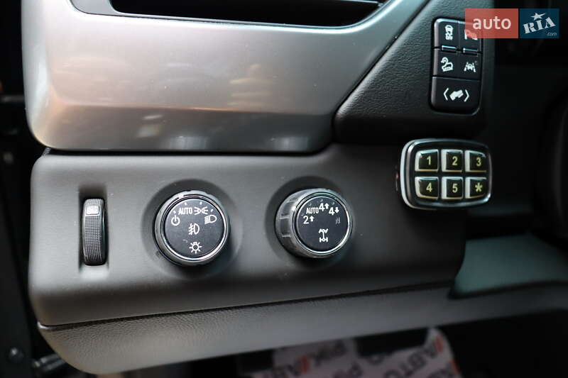 Внедорожник / Кроссовер Chevrolet Tahoe 2018 в Львове