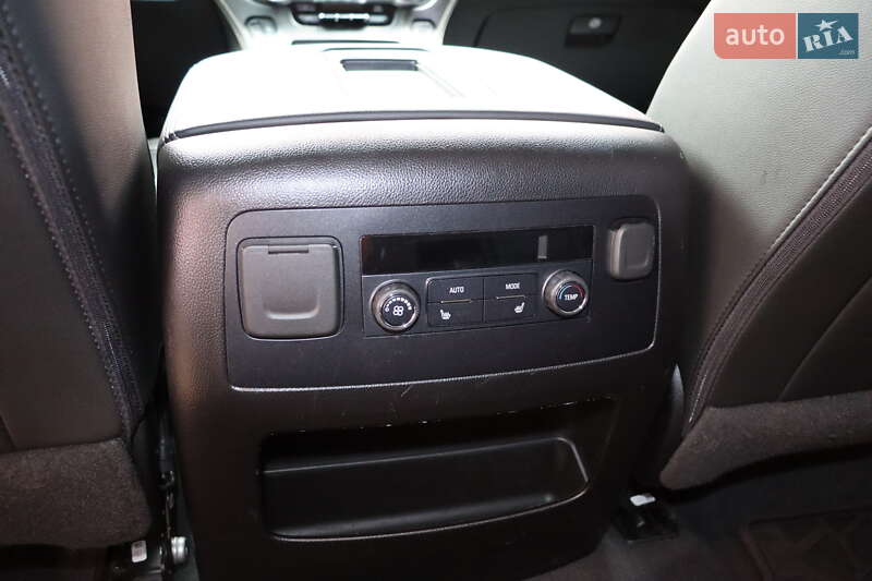 Внедорожник / Кроссовер Chevrolet Tahoe 2018 в Львове