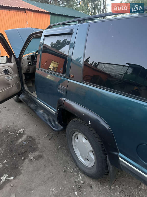 Позашляховик / Кросовер Chevrolet Tahoe 1998 в Києві
