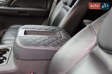 Внедорожник / Кроссовер Chevrolet Tahoe 2008 в 