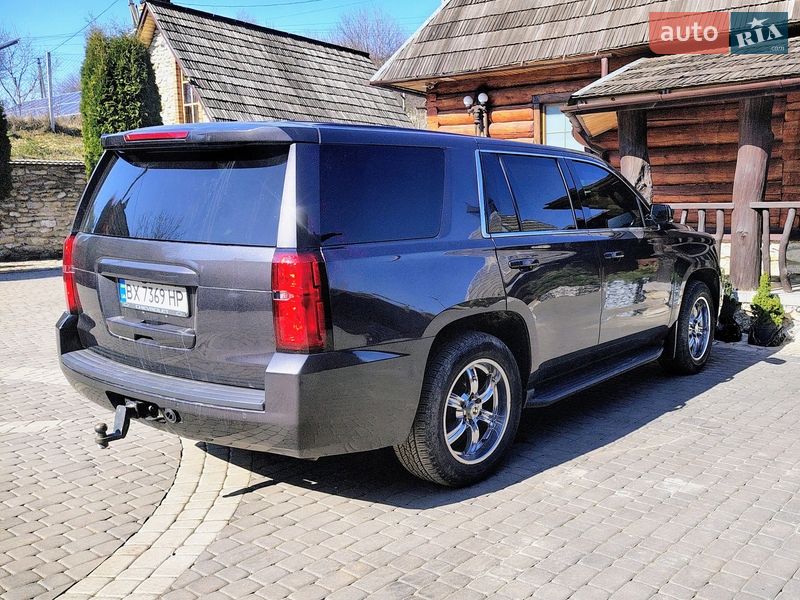 Внедорожник / Кроссовер Chevrolet Tahoe 2016 в Остроге