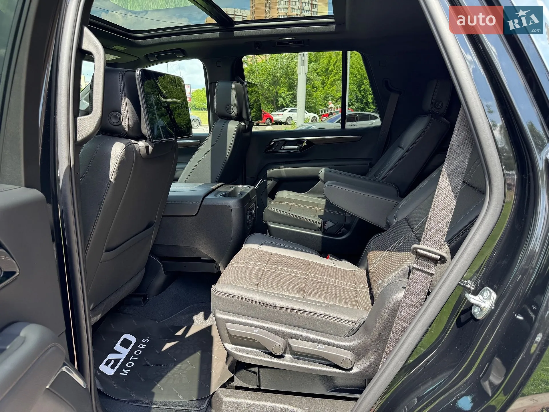 2026 Chevrolet Tahoe - мініатюра 45