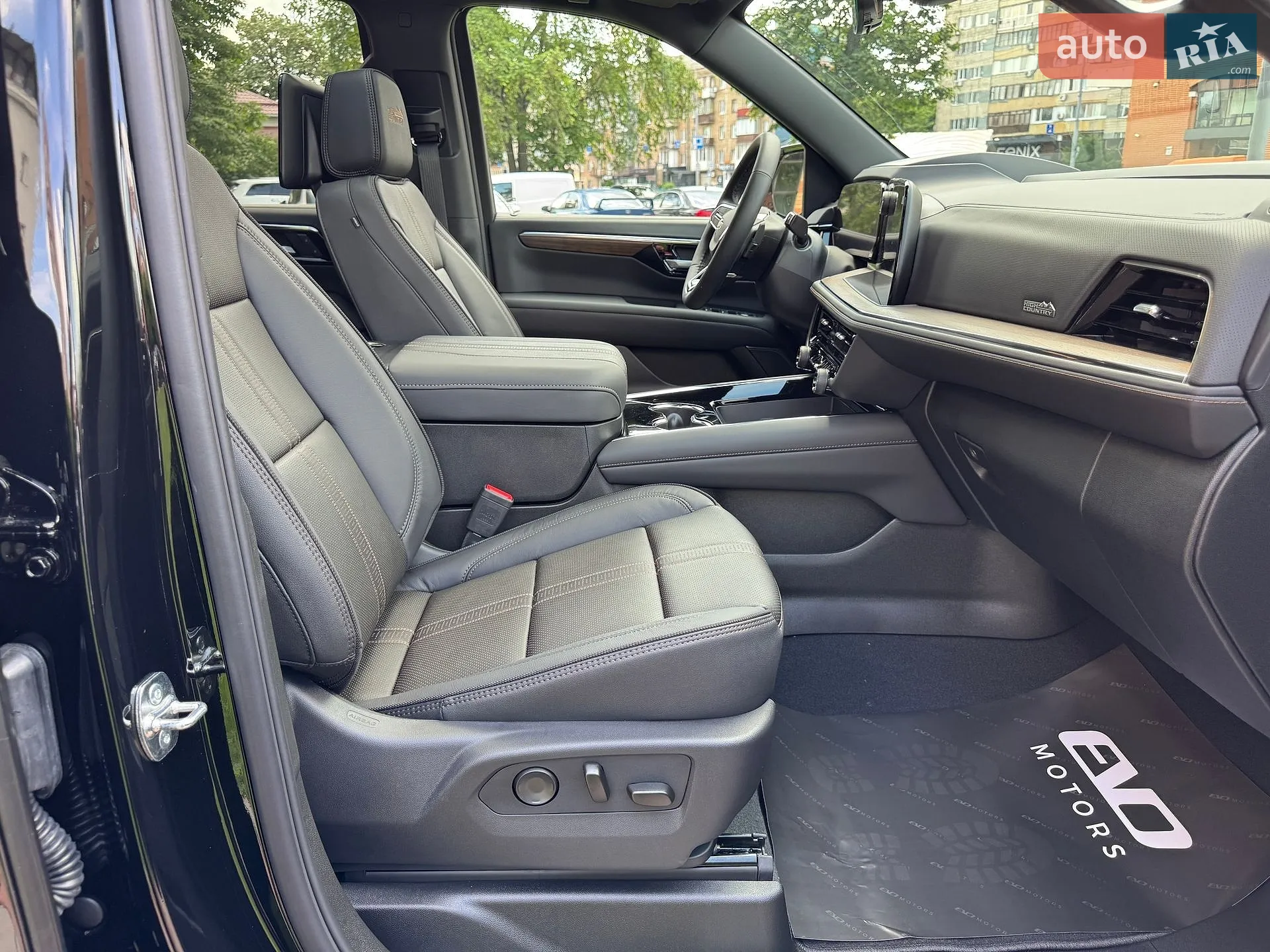 2026 Chevrolet Tahoe - мініатюра 33