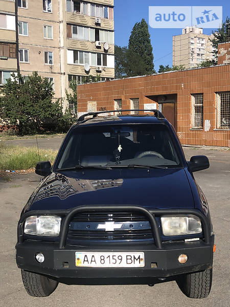 Позашляховик / Кросовер Chevrolet Tracker 2003 в Києві