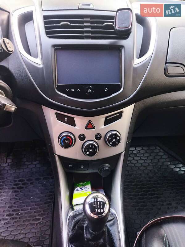 Внедорожник / Кроссовер Chevrolet Tracker 2014 в Каменец-Подольском