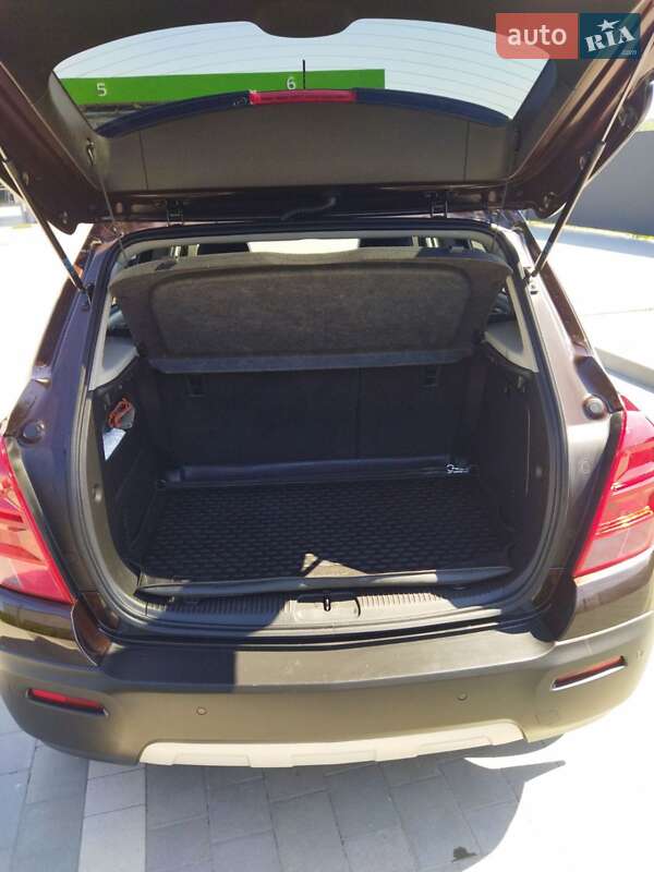 Внедорожник / Кроссовер Chevrolet Tracker 2014 в Каменец-Подольском