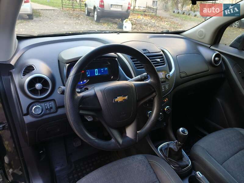 Позашляховик / Кросовер Chevrolet Tracker 2014 в Києві