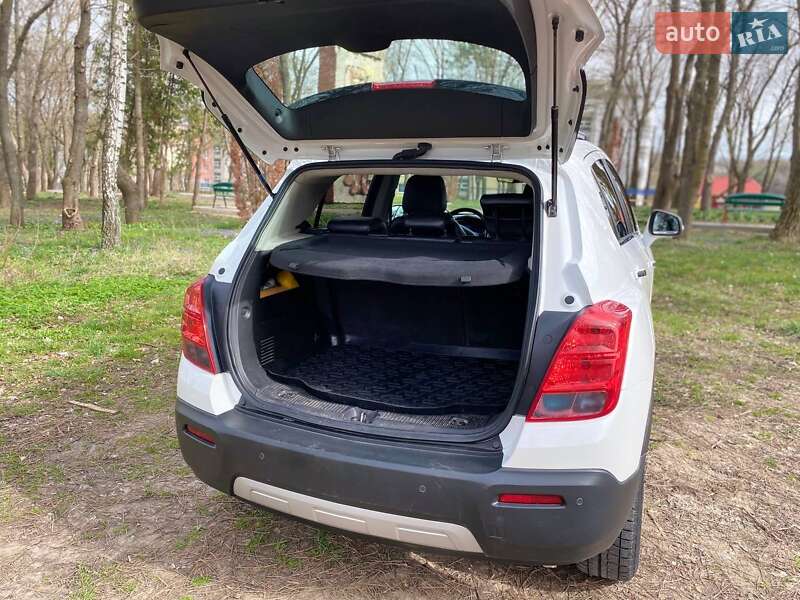 Внедорожник / Кроссовер Chevrolet Tracker 2014 в Харькове