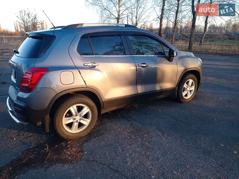 Внедорожник / Кроссовер Chevrolet Tracker 2013 в Киеве