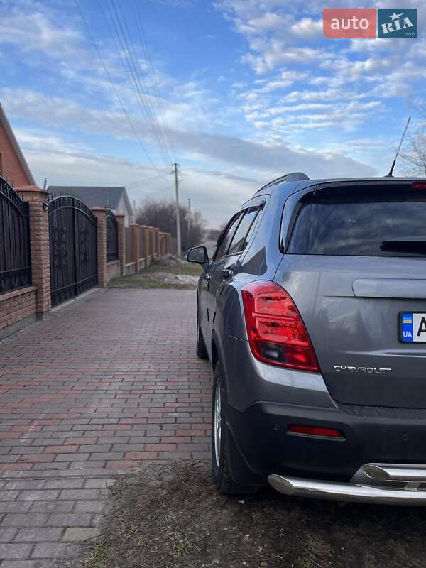 Внедорожник / Кроссовер Chevrolet Tracker 2013 в Киеве