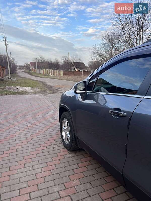 Внедорожник / Кроссовер Chevrolet Tracker 2013 в Киеве