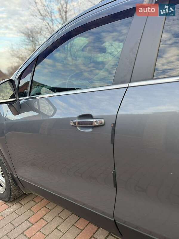 Внедорожник / Кроссовер Chevrolet Tracker 2013 в Киеве