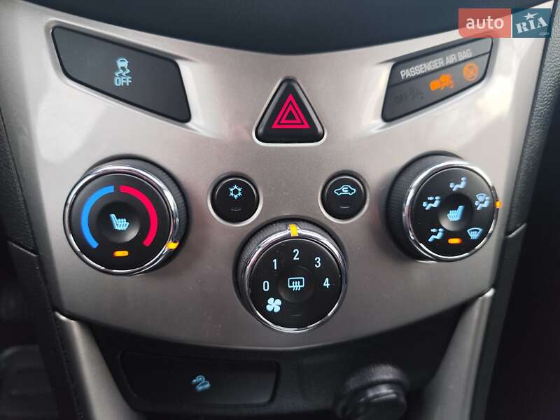 Внедорожник / Кроссовер Chevrolet Tracker 2014 в Киеве