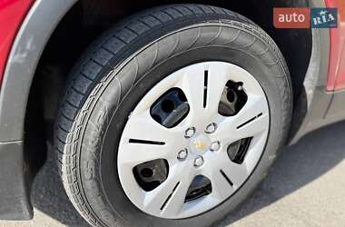 Внедорожник / Кроссовер Chevrolet Tracker 2014 в 