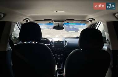 Внедорожник / Кроссовер Chevrolet Tracker 2014 в 