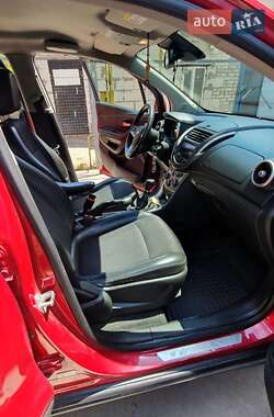 Внедорожник / Кроссовер Chevrolet Tracker 2014 в 