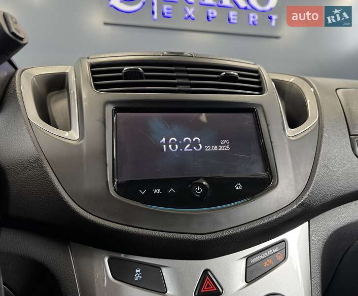 Внедорожник / Кроссовер Chevrolet Tracker 2013 в Киеве