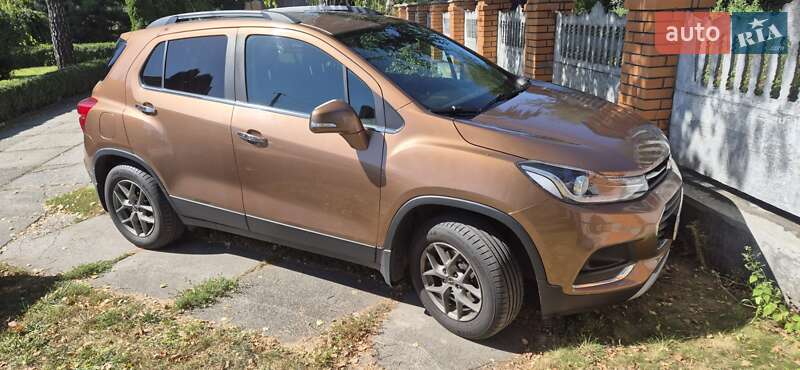 Внедорожник / Кроссовер Chevrolet Tracker 2017 в Обухове фото 4 Внедорожник / Кроссовер Chevrolet Tracker 2017 в Обухове