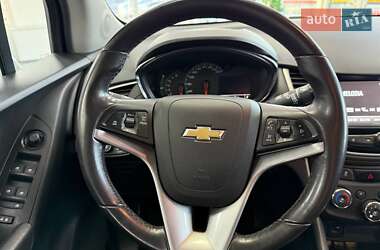 Внедорожник / Кроссовер Chevrolet Tracker 2017 в 