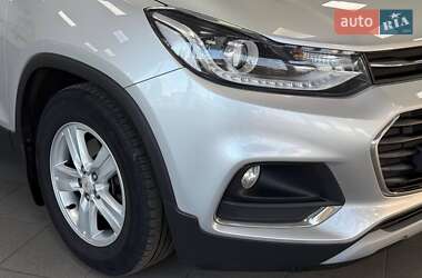 Позашляховик / Кросовер Chevrolet Tracker 2017 в  фото 3 Позашляховик / Кросовер Chevrolet Tracker 2017 в