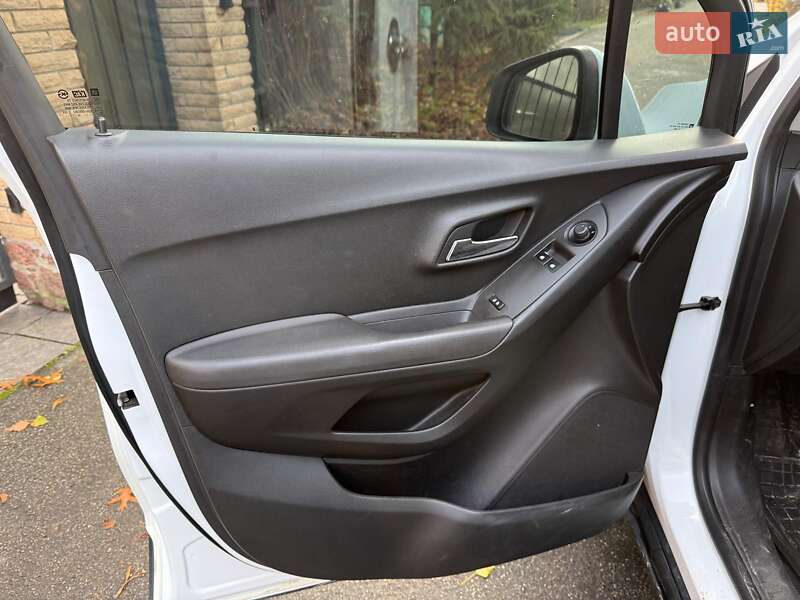 Позашляховик / Кросовер Chevrolet Tracker 2013 в Києві фото 9 Позашляховик / Кросовер Chevrolet Tracker 2013 в Києві