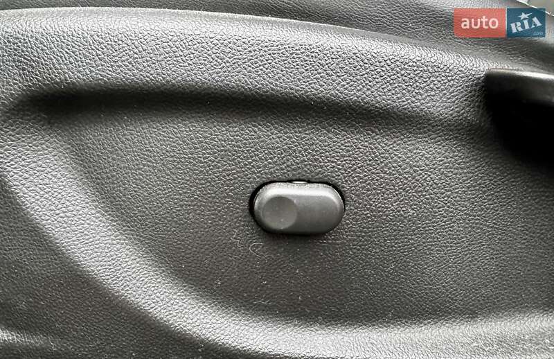 Внедорожник / Кроссовер Chevrolet Tracker 2013 в Киеве