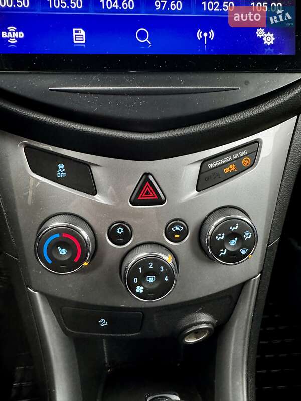 Внедорожник / Кроссовер Chevrolet Tracker 2013 в Киеве